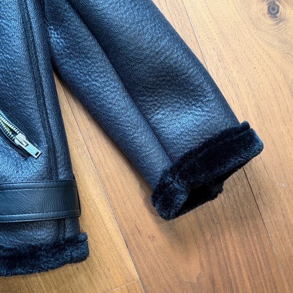 NEW / Zara Shearling Black Moto Faux Leather Biker Jacket / Small - Picture 4 of 8